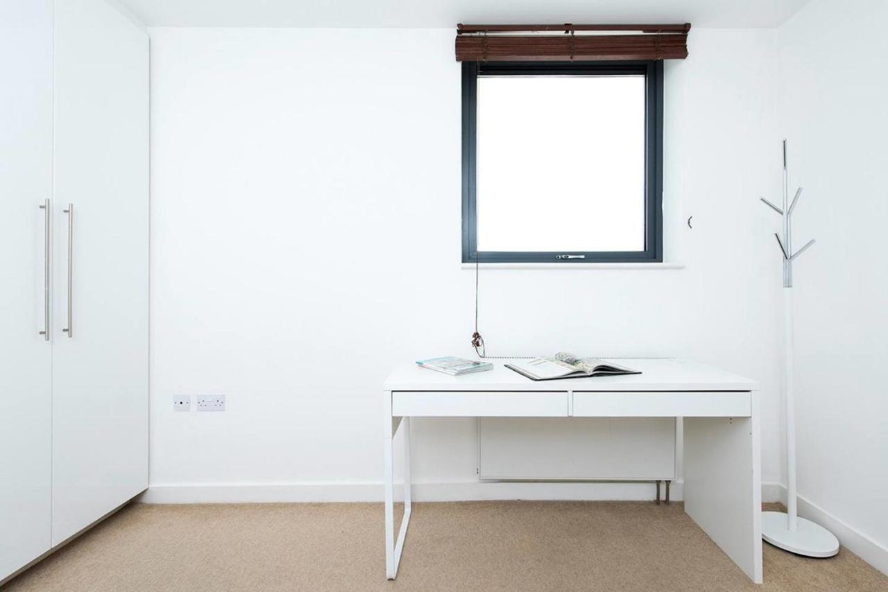 Stylish 2 Bedroom Flat With Balcony In ロンドン エクステリア 写真