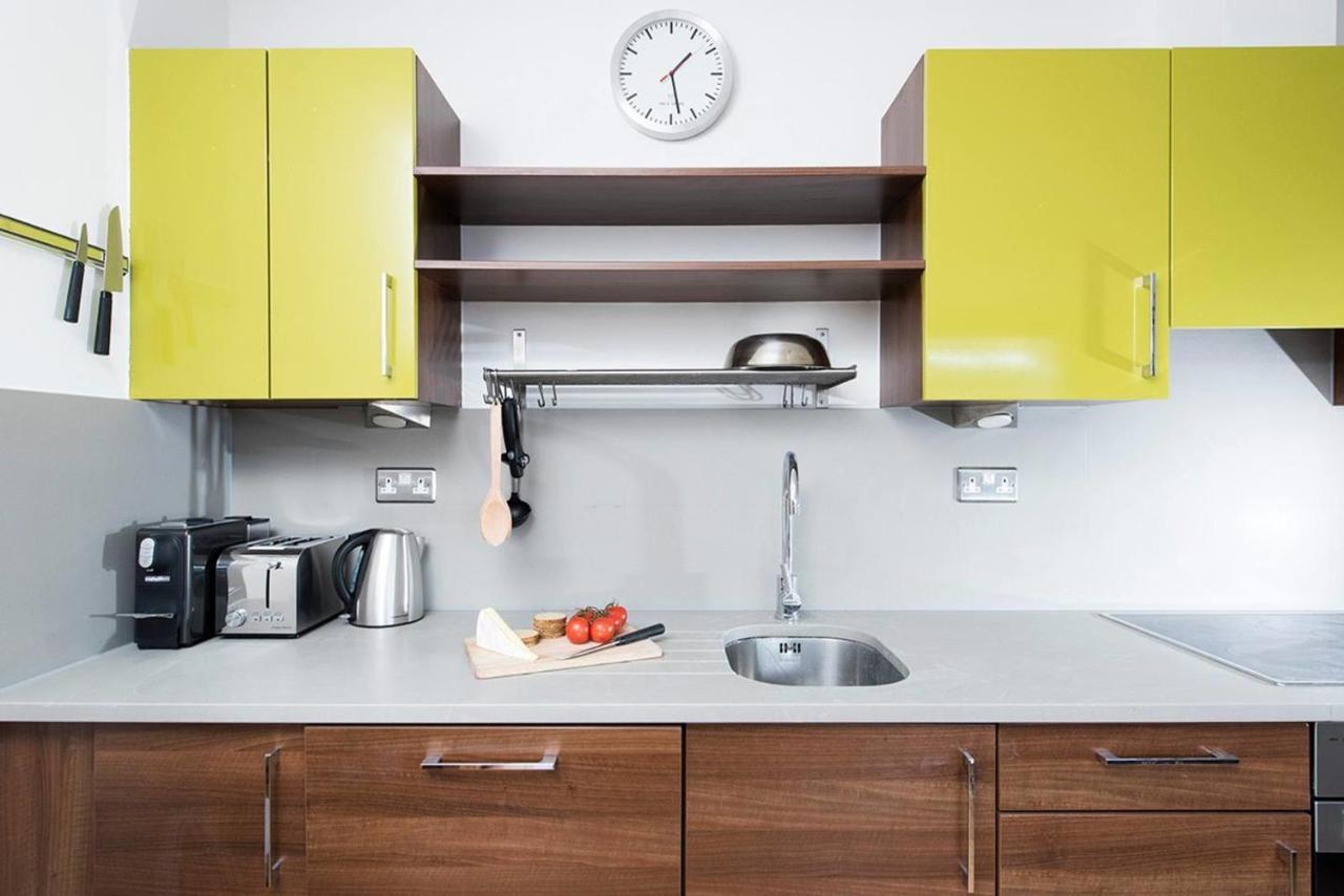 Stylish 2 Bedroom Flat With Balcony In ロンドン エクステリア 写真