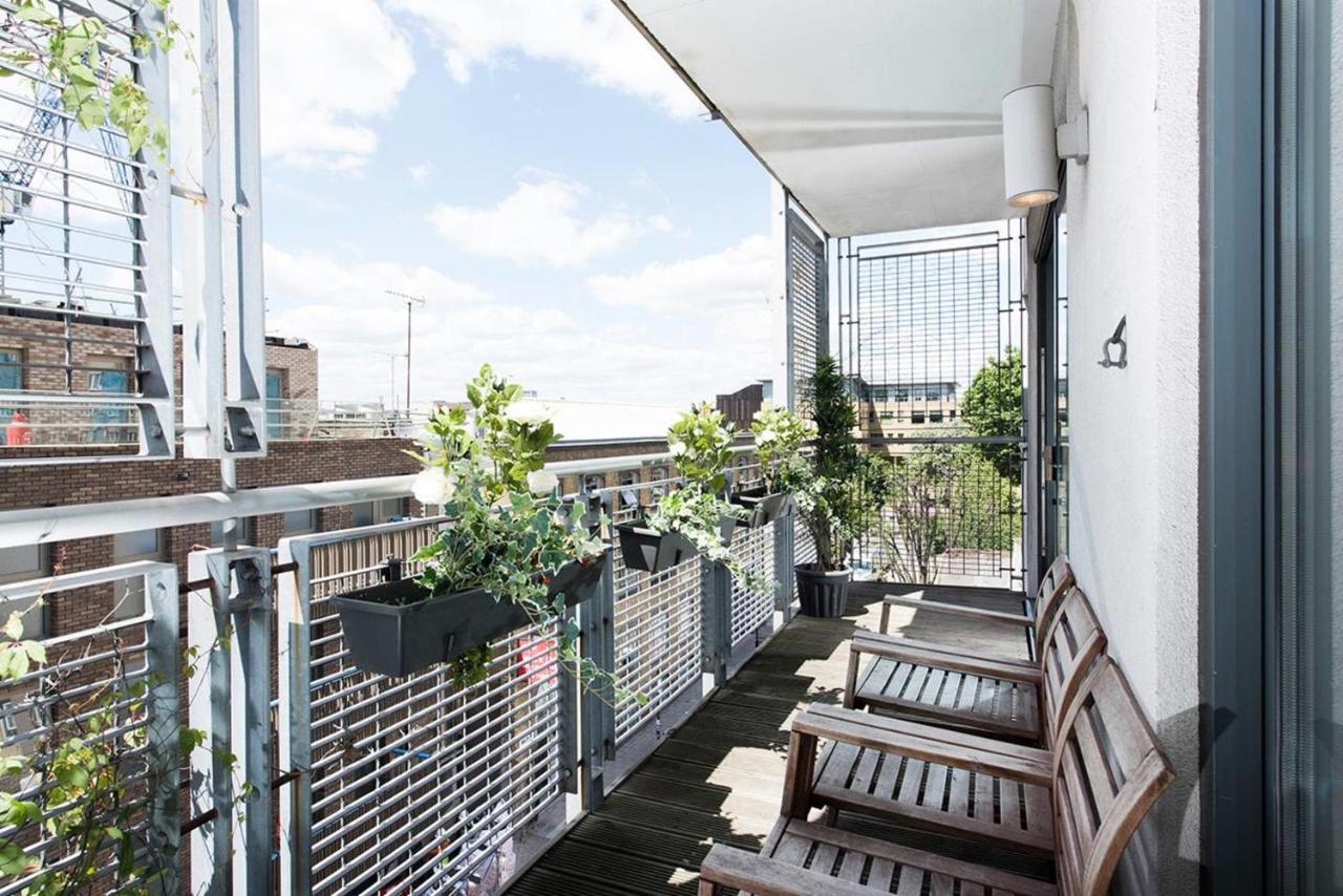 Stylish 2 Bedroom Flat With Balcony In ロンドン エクステリア 写真