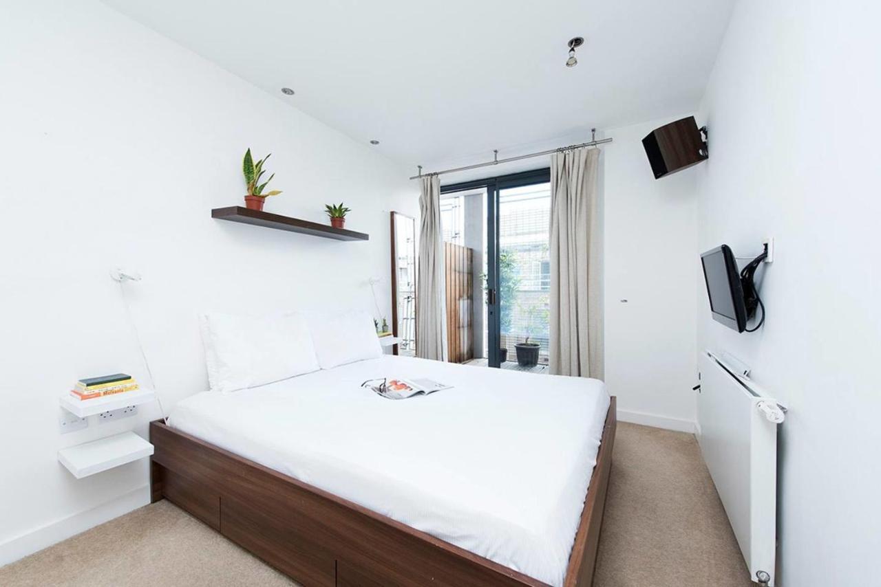 Stylish 2 Bedroom Flat With Balcony In ロンドン エクステリア 写真