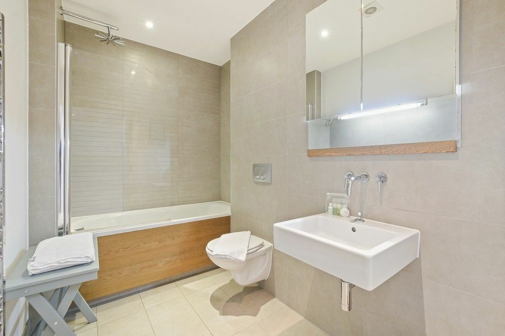 Stylish 2 Bedroom Flat With Balcony In ロンドン エクステリア 写真