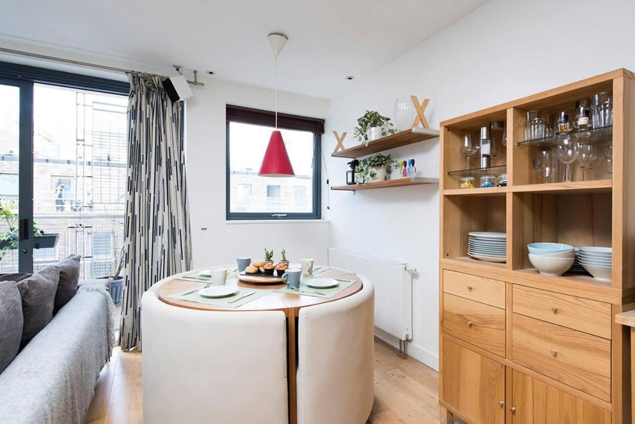 Stylish 2 Bedroom Flat With Balcony In ロンドン エクステリア 写真
