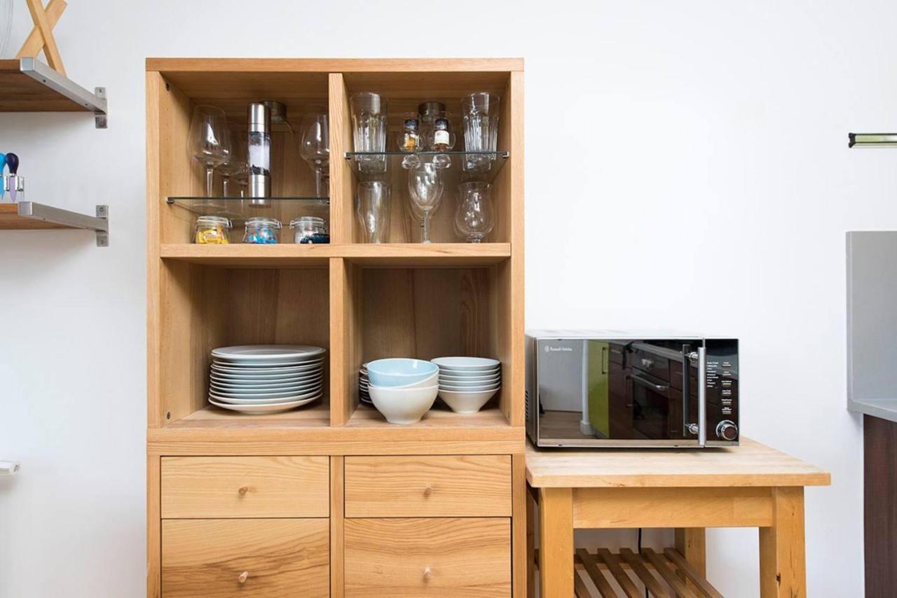 Stylish 2 Bedroom Flat With Balcony In ロンドン エクステリア 写真